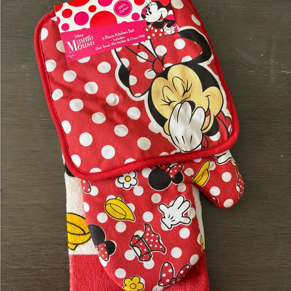 Disney Minnie Mouse Kitchen Set - NWT